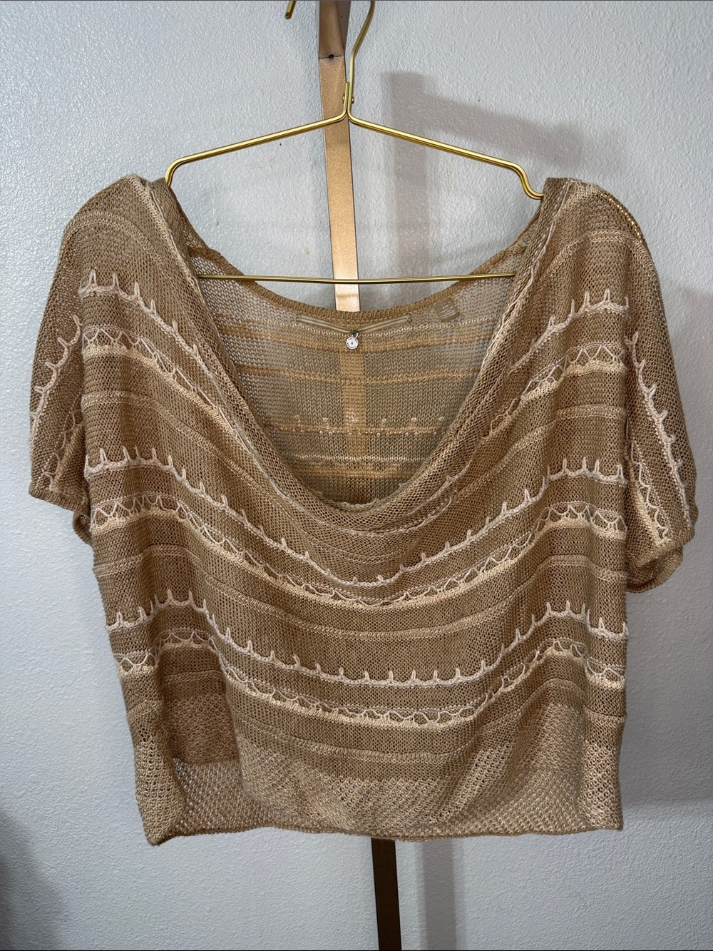 Knitted & Knotted for anthropology- Lightweight Beige Knit Scoop Neck Top- Small
